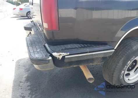 1997 GMC Sierra 1500 Sl Wideside z USA, uszkodzony, nr VIN 2GTEC19R1V1536410